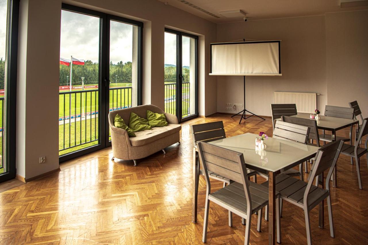 Auberge de jeunesse Pawilon Sportowo Turystyczny Kalwarianka à Kalwaria Zebrzydowska Extérieur photo