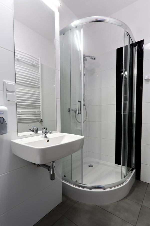 Auberge de jeunesse Pawilon Sportowo Turystyczny Kalwarianka à Kalwaria Zebrzydowska Extérieur photo